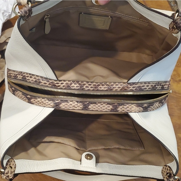 Coach Signature Beige and White Shoulder Bag - Picture 10 of 12
